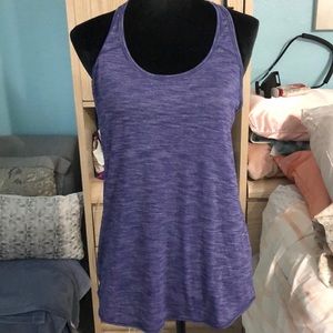 Lululemon🍋 workout tank top.